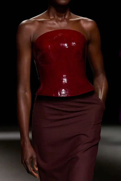 Look 99